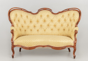 картинка Старинная козетка салоне старинных вещей "Шебби" являющийся официальным дистрибьютором в России и Беларуси