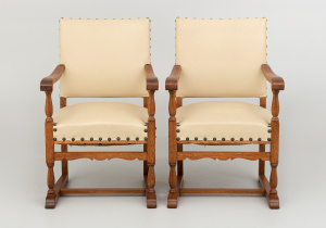 картинка Старинные кресла салоне старинных вещей "Шебби" являющийся официальным дистрибьютором в России и Беларуси