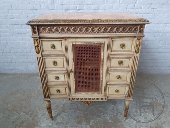 Антикварный резной комод с ротангом и мраморной столешницей код. BE4097498