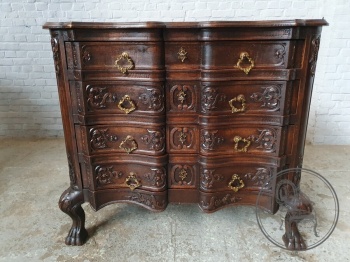 Антикварный дубовый комод с фигурным резным фасадом код. BE4139743