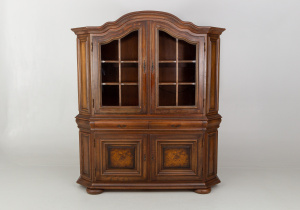 картинка Старинный бар салоне старинных вещей "Шебби" являющийся официальным дистрибьютором в России и Беларуси