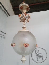 Старинная люстра с фарфоровыми ангелочками код. BE107058