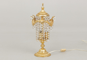 картинка Старинная настольная лампа салоне старинных вещей "Шебби" являющийся официальным дистрибьютором в России и Беларуси