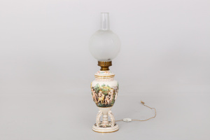 картинка Старинная настольная лампа салоне старинных вещей "Шебби" являющийся официальным дистрибьютором в России и Беларуси
