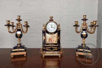 Старинные каминные часы с канделябрами (2 шт.) код. BE42683