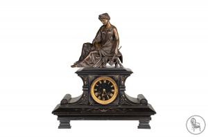 картинка Антикварные каминные часы салоне старинных вещей "Шебби" являющийся официальным дистрибьютором в России и Беларуси