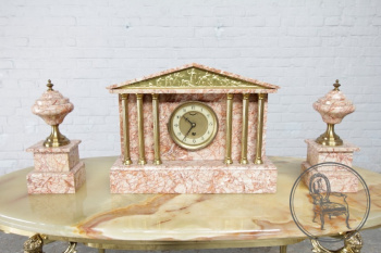 Старинные каминные часы с вазами (2 шт.) код. BE7176