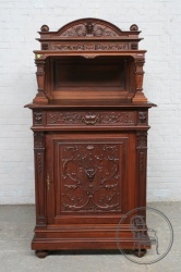 Антикварный высокий комод с резными балясинами код. BE4143114