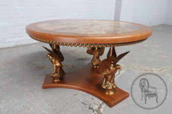 Старинный столик с бронзовыми птицами код. BE3259346