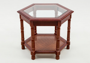 картинка Старинный столик салоне старинных вещей "Шебби" являющийся официальным дистрибьютором в России и Беларуси