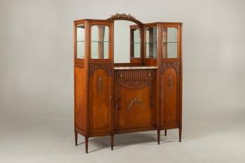 Антикварный буфет с бронзовыми венками и резными цветами код. RM4101717