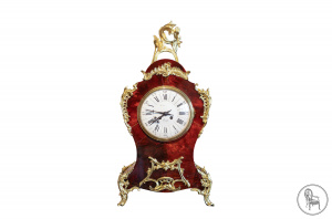 картинка Антикварные часы салоне старинных вещей "Шебби" являющийся официальным дистрибьютором в России и Беларуси