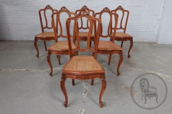 Антикварный набор для столовой (стол и 6 стульев) код. BE4097605