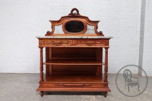 картинка Антикварный комод с открытыми полками, зеркалом и мраморной столешницей салоне старинных вещей "Шебби" являющийся официальным дистрибьютором в России и Беларуси