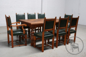 картинка Антикварный стол и стулья (8 шт.) салоне старинных вещей "Шебби" являющийся официальным дистрибьютором в России и Беларуси