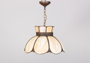 картинка Старинная люстра салоне старинных вещей "Шебби" являющийся официальным дистрибьютором в России и Беларуси