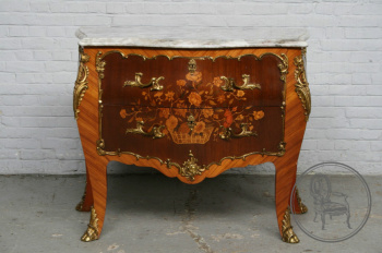 Антикварный комод с маркетри и бронзовыми накладками код. BE107409