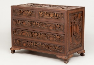 картинка Антикварный комод с объемной пейзажной резьбой салоне старинных вещей "Шебби" являющийся официальным дистрибьютором в России и Беларуси