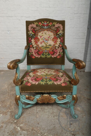 Старинное кресло в стиле Людовика XV с обивкой из гобелена с растительном узором код. BE107149