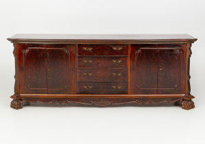 картинка Старинный комод салоне старинных вещей "Шебби" являющийся официальным дистрибьютором в России и Беларуси