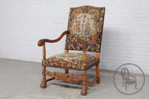 картинка Старинное кресло салоне старинных вещей "Шебби" являющийся официальным дистрибьютором в России и Беларуси