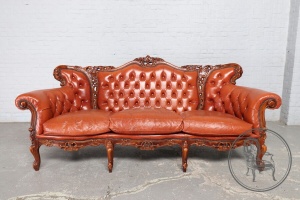 картинка Старинная ореховая софа салоне старинных вещей "Шебби" являющийся официальным дистрибьютором в России и Беларуси