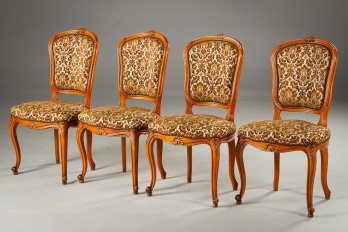 Набор старинных стульев (4 шт.) с изящными резными ножками код. RM4101623