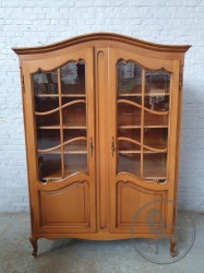 Антикварный дубовый книжный шкаф-витрина в стиле рококо код. BE4165260