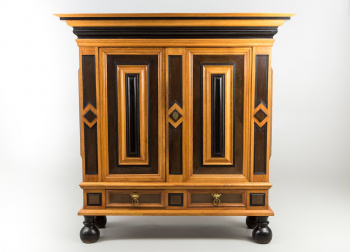 Антикварный шкаф код. RM20677