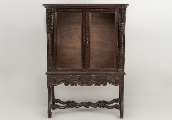 Антикварный поставец с резными завитками код. RM4099446