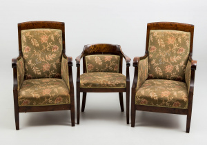 картинка Антикварный комплект для гостиной салоне старинных вещей "Шебби" являющийся официальным дистрибьютором в России и Беларуси