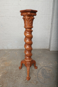 картинка Антикварная подставка из дуба в виде витой колонны салоне старинных вещей "Шебби" являющийся официальным дистрибьютором в России и Беларуси