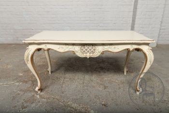 Антикварный кофейный столик в рокайльном стиле код. BE107162