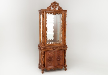 Старинная витрина в барочном стиле с короной код. RM4100176