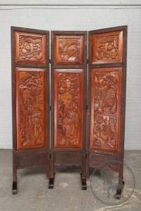 картинка Старинная резная ширма из палисандра в ориентальном стиле салоне старинных вещей "Шебби" являющийся официальным дистрибьютором в России и Беларуси