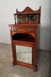 Антикварный комод с зеркальной филенкой и инкрустацией в технике маркетри код. BE4096986