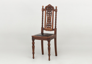 картинка Cтаринный стул салоне старинных вещей "Шебби" являющийся официальным дистрибьютором в России и Беларуси