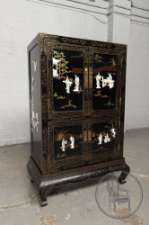 Старинный шкаф код. BE41846