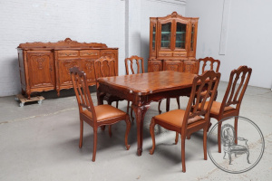 картинка Антикварный комплект столовой мебели салоне старинных вещей "Шебби" являющийся официальным дистрибьютором в России и Беларуси