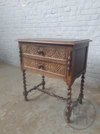 Антикварный дубовый комод с витыми ножками код. BE4144477