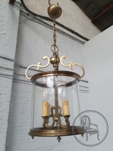 картинка Старинная латунная люстра салоне старинных вещей "Шебби" являющийся официальным дистрибьютором в России и Беларуси