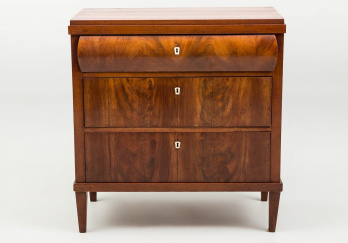 Старинный комод код. RM5595