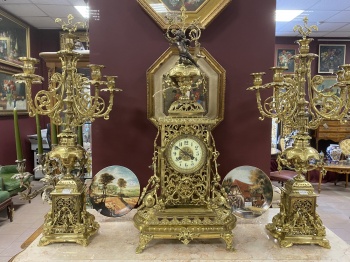 Антикварные каминные часы с канделябрами (2 шт.) с ажурными узорами код.&nbsp;BLT58