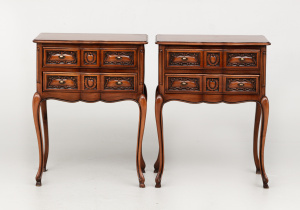 картинка Старинные тумбочки (2 шт.) салоне старинных вещей "Шебби" являющийся официальным дистрибьютором в России и Беларуси