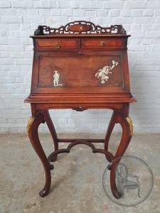 картинка Антикварный секретер в ориентальном стиле французского краснодеревщика Gabriel Viardot салоне старинных вещей "Шебби" являющийся официальным дистрибьютором в России и Беларуси