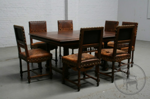 картинка Антикварный стол и стулья (7 шт.) салоне старинных вещей "Шебби" являющийся официальным дистрибьютором в России и Беларуси