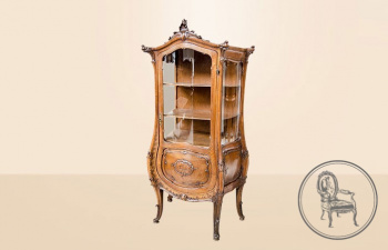 Антикварная витрина в рокайльном стиле код. VS1931