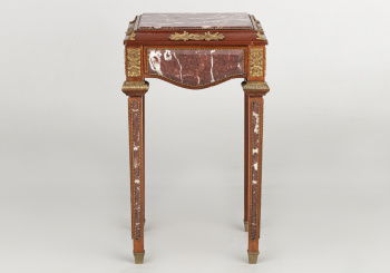 Антикварный приставной столик код. RM64082