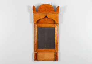 картинка Антикварное зеркало салоне старинных вещей "Шебби" являющийся официальным дистрибьютором в России и Беларуси