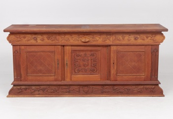 Старинный комод с резьбой в виде растительного узора код.&nbsp;RM4100676